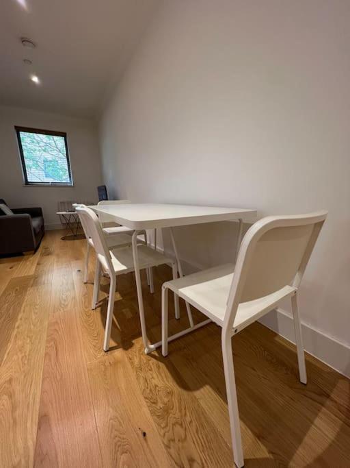 Cozy Modern Apartment In Croydon Central Buitenkant foto